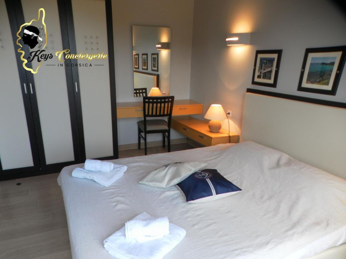 Residence Cala Sultana N62 - 4 Pers Avec Piscine Chauffee- Acces Prive A La Plage De Santa Giulia بورتو فيكشْيو المظهر الخارجي الصورة